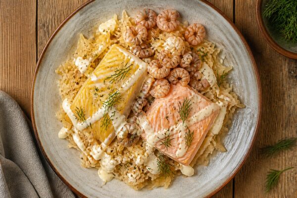 Choucroute de la mer avec haddock, saumon et crevettes