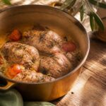 Paupiettes de veau mijotées en cocotte, sauce dorée aux herbes de Provence