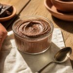 Mousse au chocolat à tomber par terre servie en ramequin